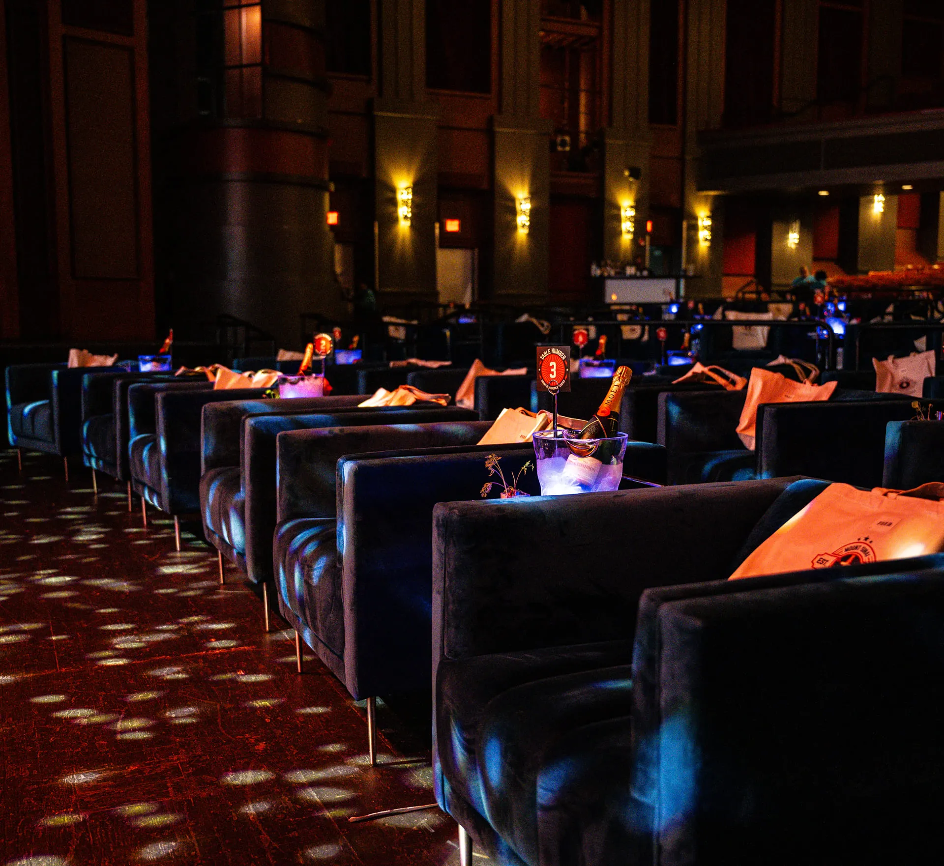 Schnebly Redland’s Winery with lush tropical greenery and a beautiful view of the vineyards