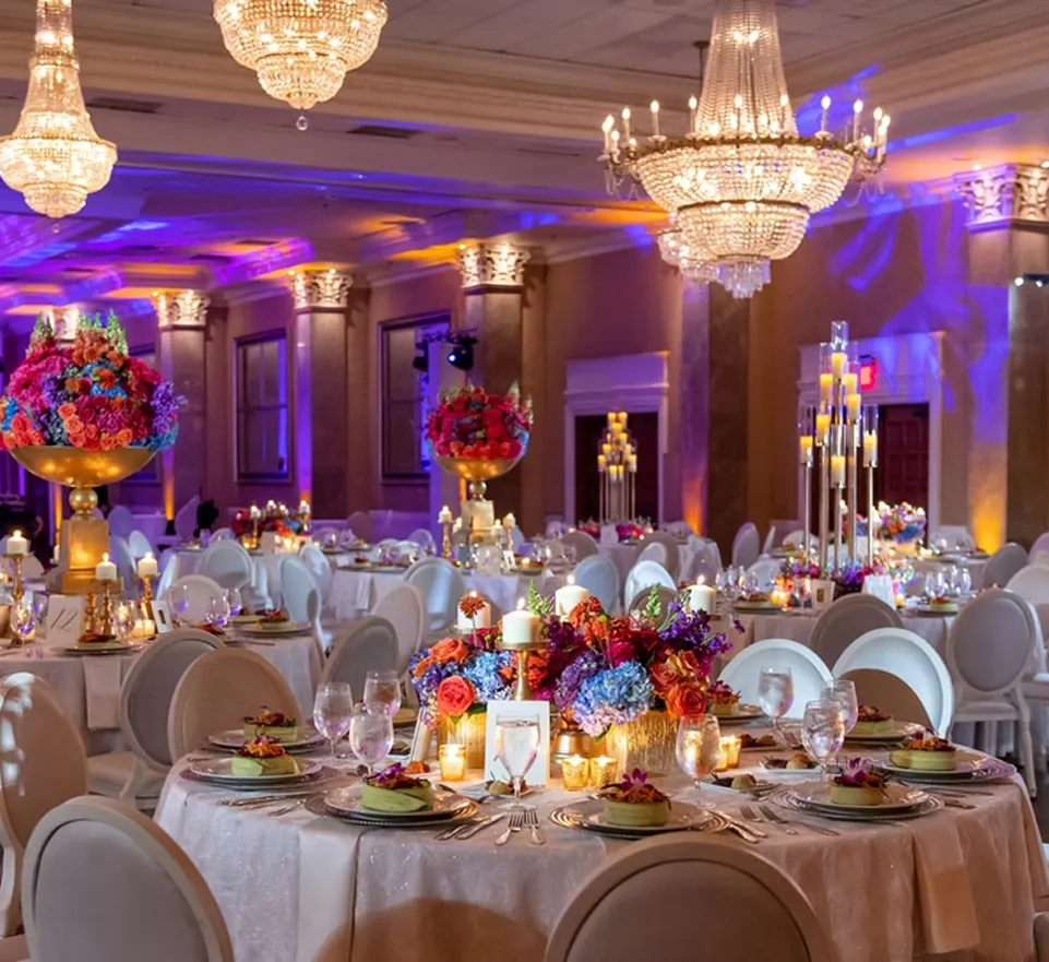 Schnebly Redland’s Winery with lush tropical greenery and a beautiful view of the vineyards