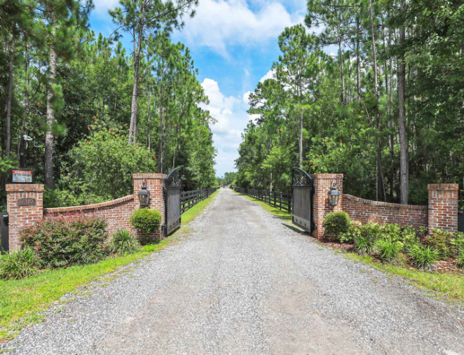 Lakeside ceremony area with 250 padded outdoor chairs